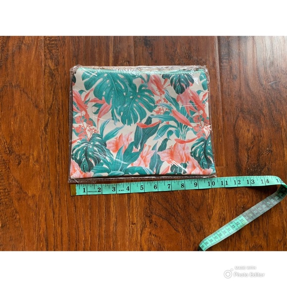 🌴PARADISE COSMETIC BAGS🌴 - Picture 4 of 5